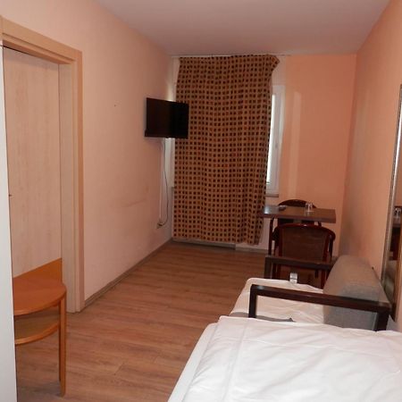Relax Hotel-Ludwigshafen Ngoại thất bức ảnh