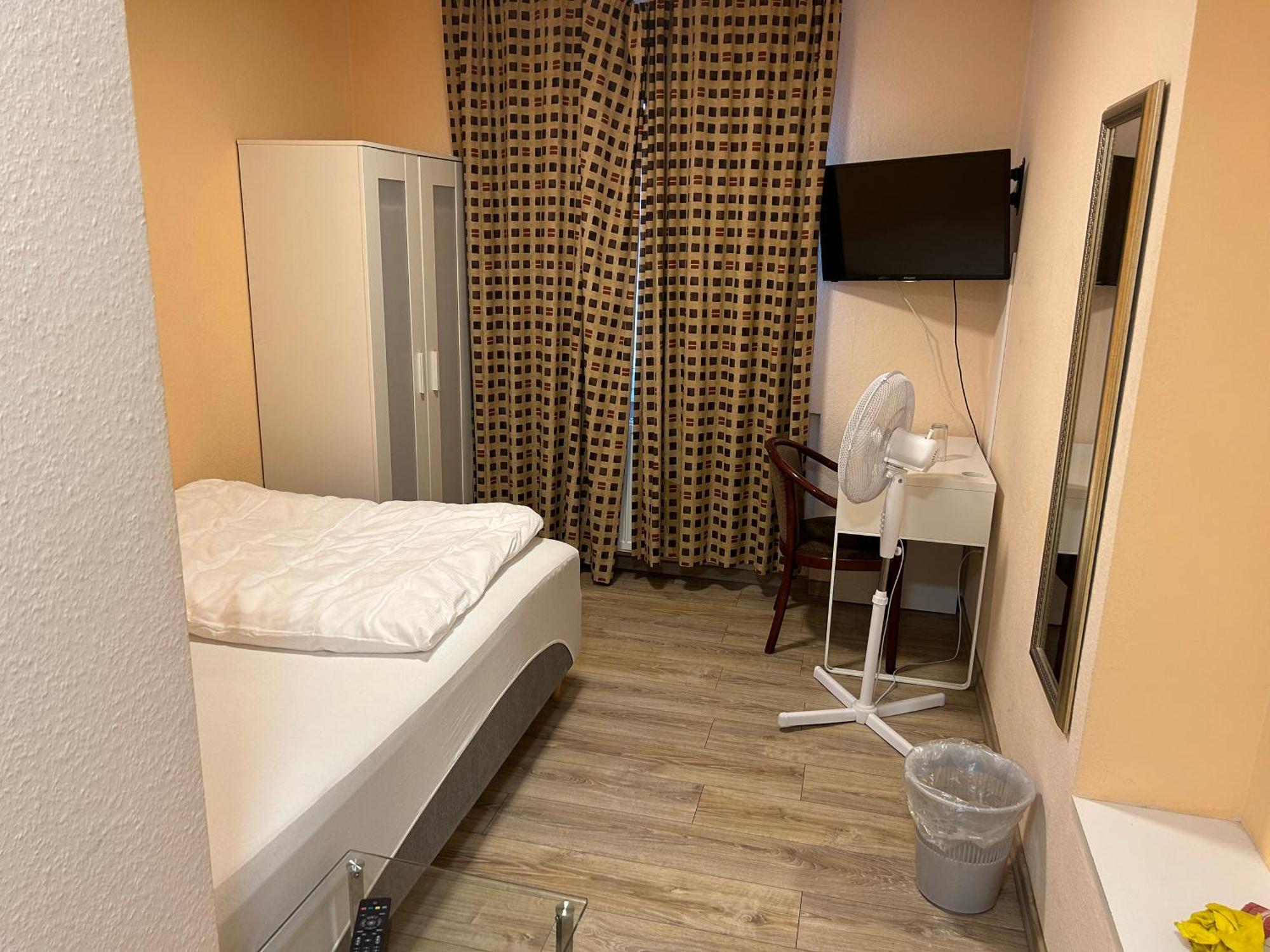 Relax Hotel-Ludwigshafen Ngoại thất bức ảnh