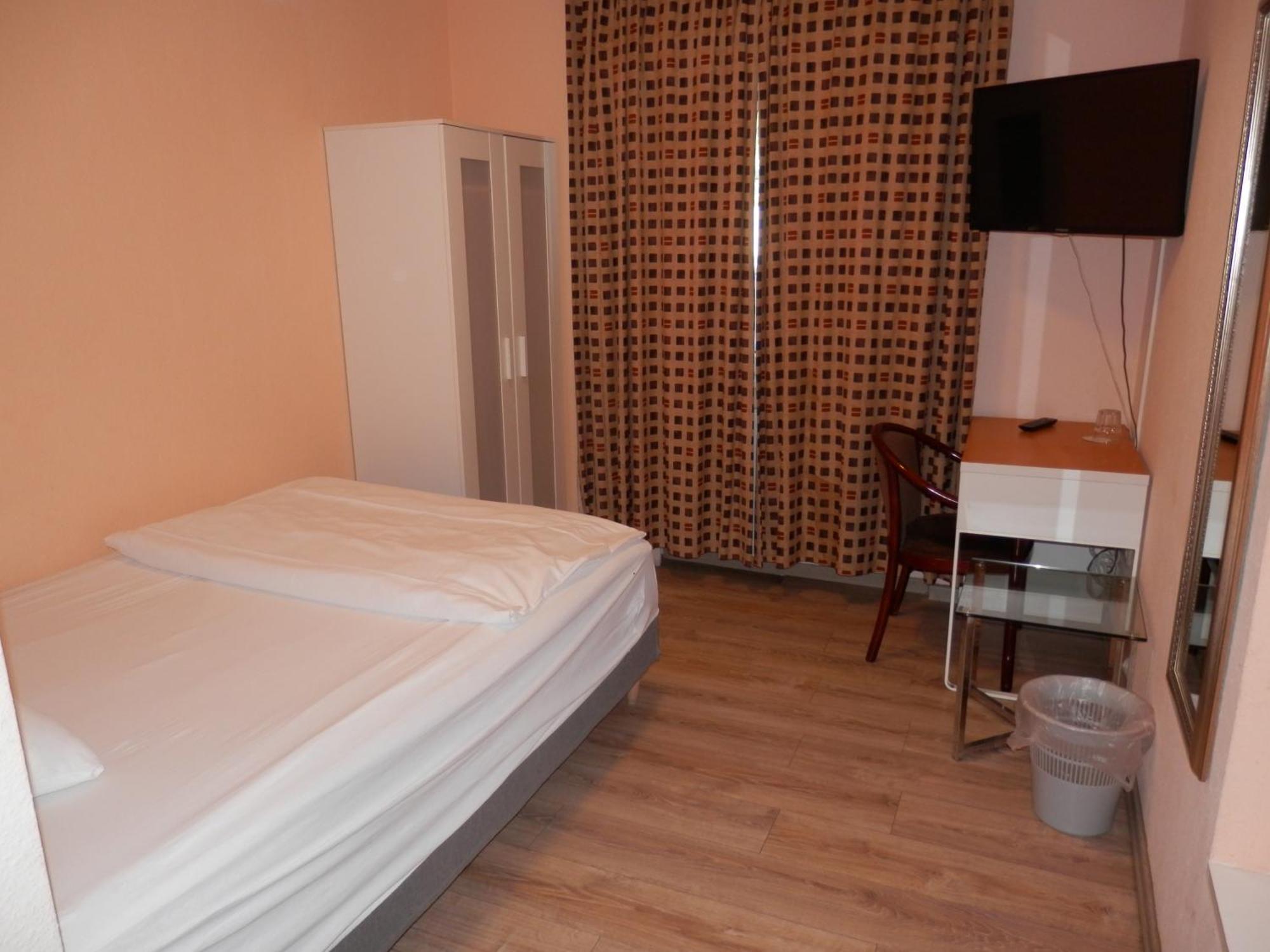Relax Hotel-Ludwigshafen Ngoại thất bức ảnh