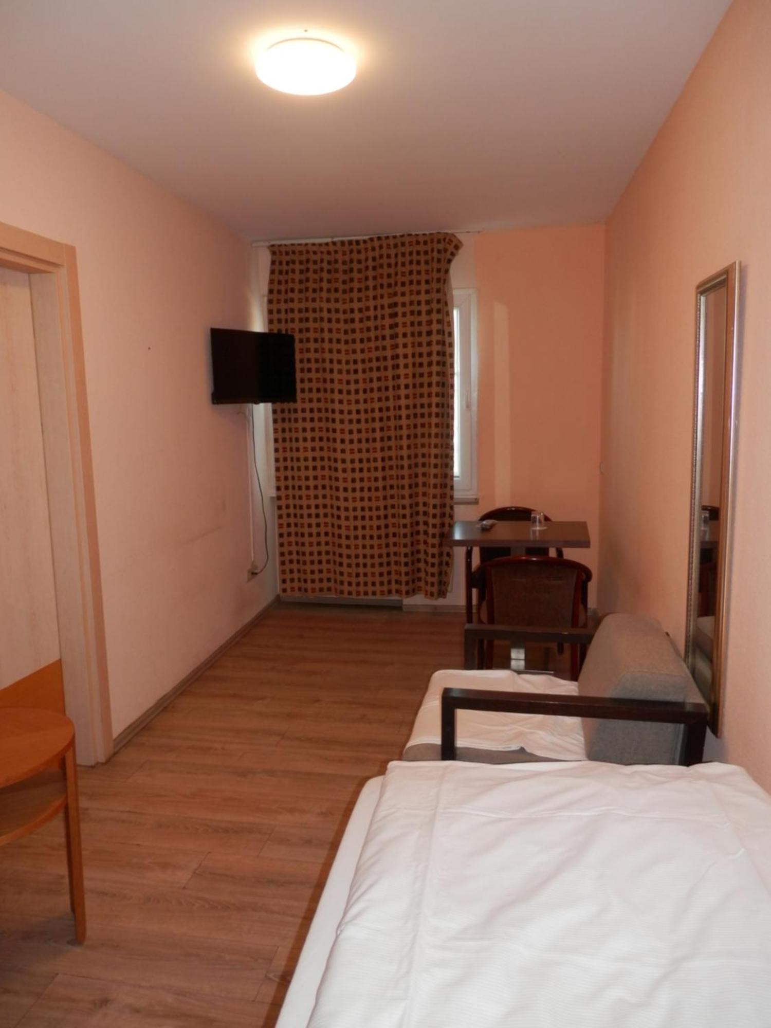 Relax Hotel-Ludwigshafen Ngoại thất bức ảnh